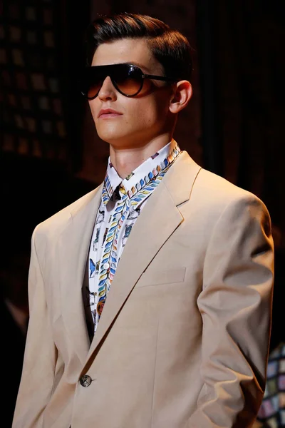 Look 23